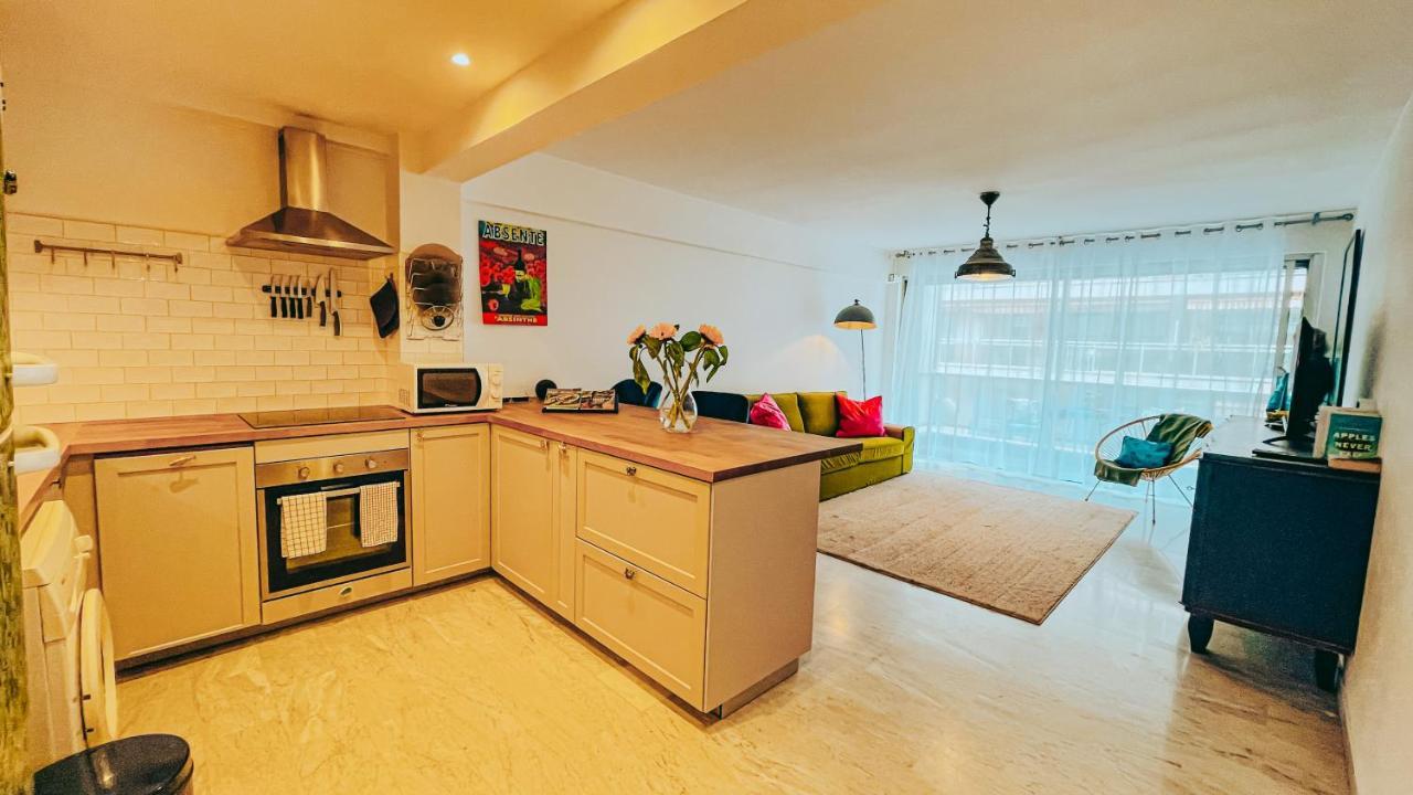 Elegant, Spacious, Central Apartment Nice Exterior photo